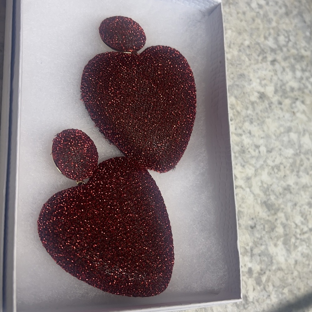 Red Heart ❤️ Shape earrings - Picture 4 of 7
